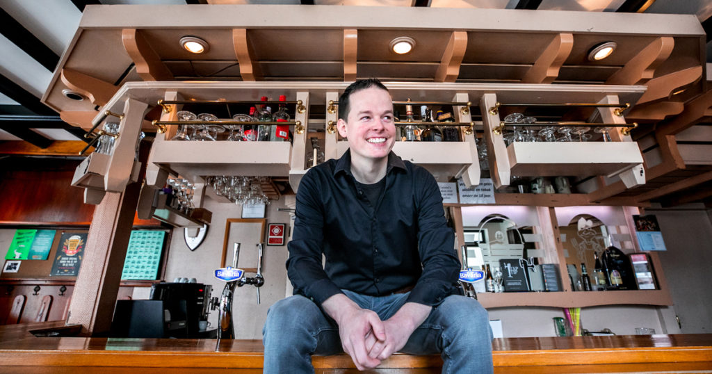 ‘Als café-eigenaar moet je met de wensen van je klanten mee gaan. Het oude dorpscafé bestaat niet meer’.